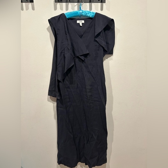 COS Dresses & Skirts - COS Asymmetric Navy Maxi Sleeveless Dress / Size 6 /
